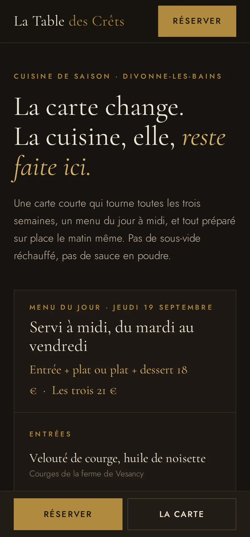 Page d'accueil du site de démonstration La Table des Crêts, affichée sur un téléphone
